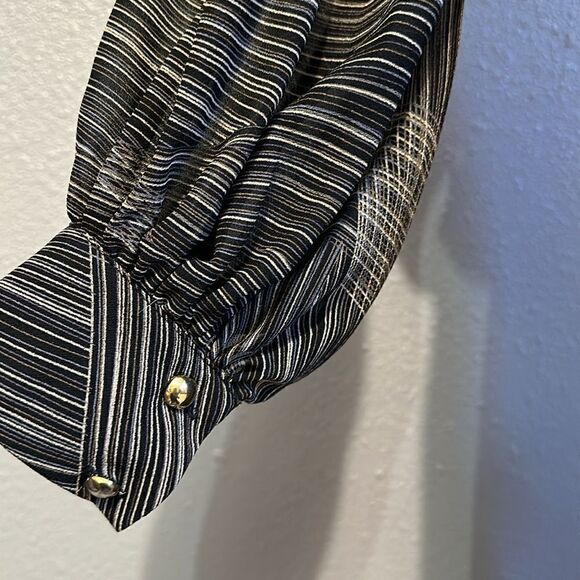 Vintage Meghan LA women’s balloon sleeves maxi dress. No size tag. Elastic waist - Picture 5 of 11